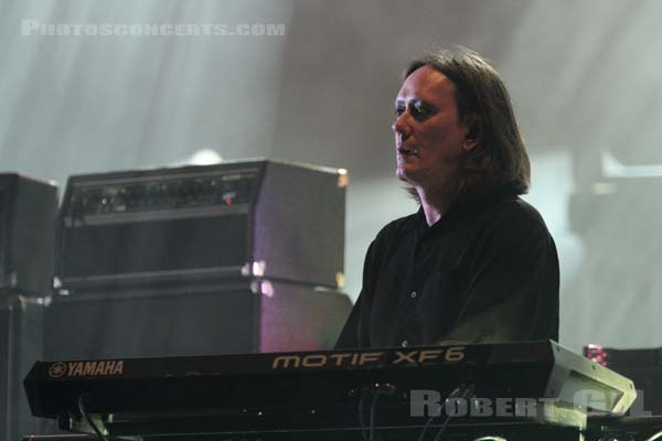 THE CURE - 2012-06-30 - BELFORT - Presqu'ile du Malsaucy - Roger O'Donnell